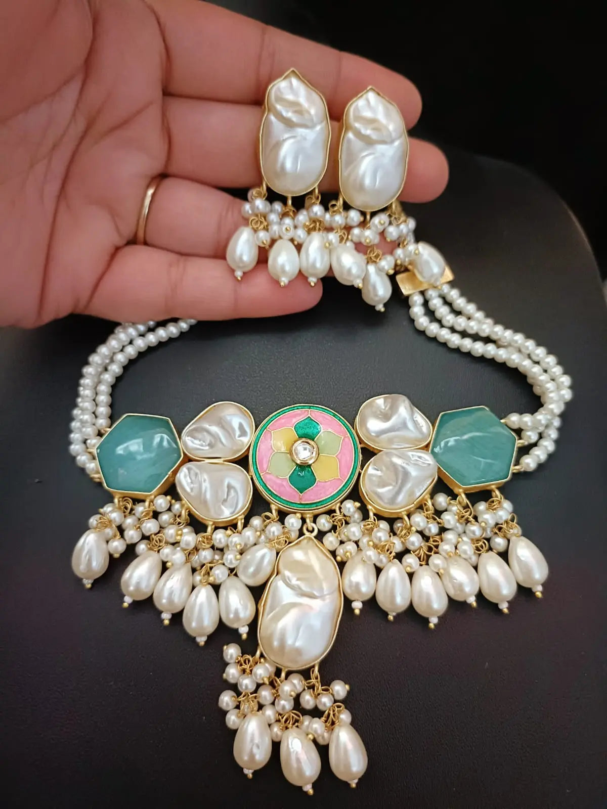 Premium quality golden kundan baroque choker set with earrings | gold plated kundan choker necklace set for women